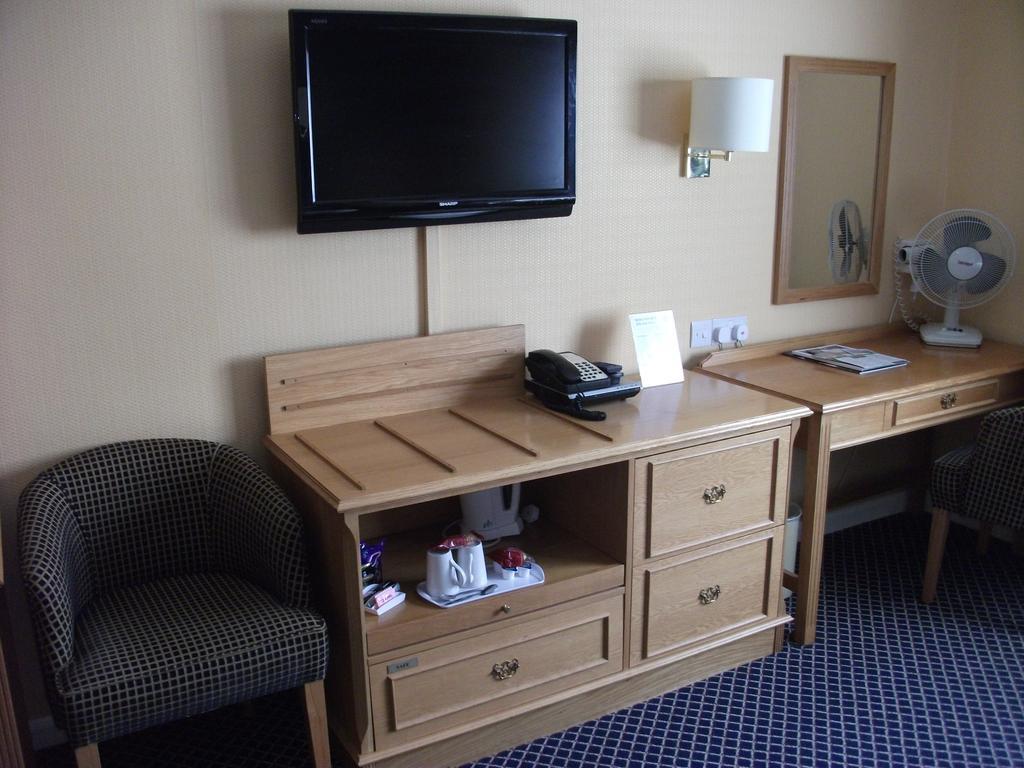 Carlton Park Hotel Rotherham Bilik gambar